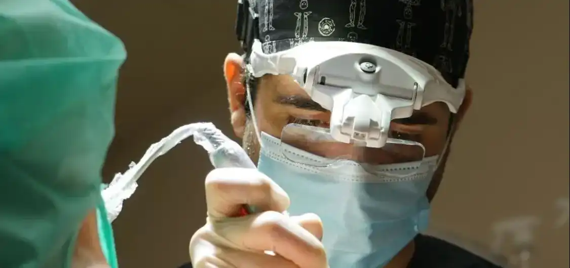 El Dr. Cristian Carrasco explica a ABC com afecta l’insomni a la salut capil·lar