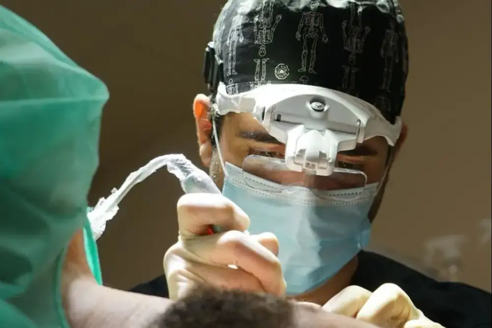 El Dr. Cristian Carrasco, explica en ABC cómo afecta el insomnio a la salud capilar