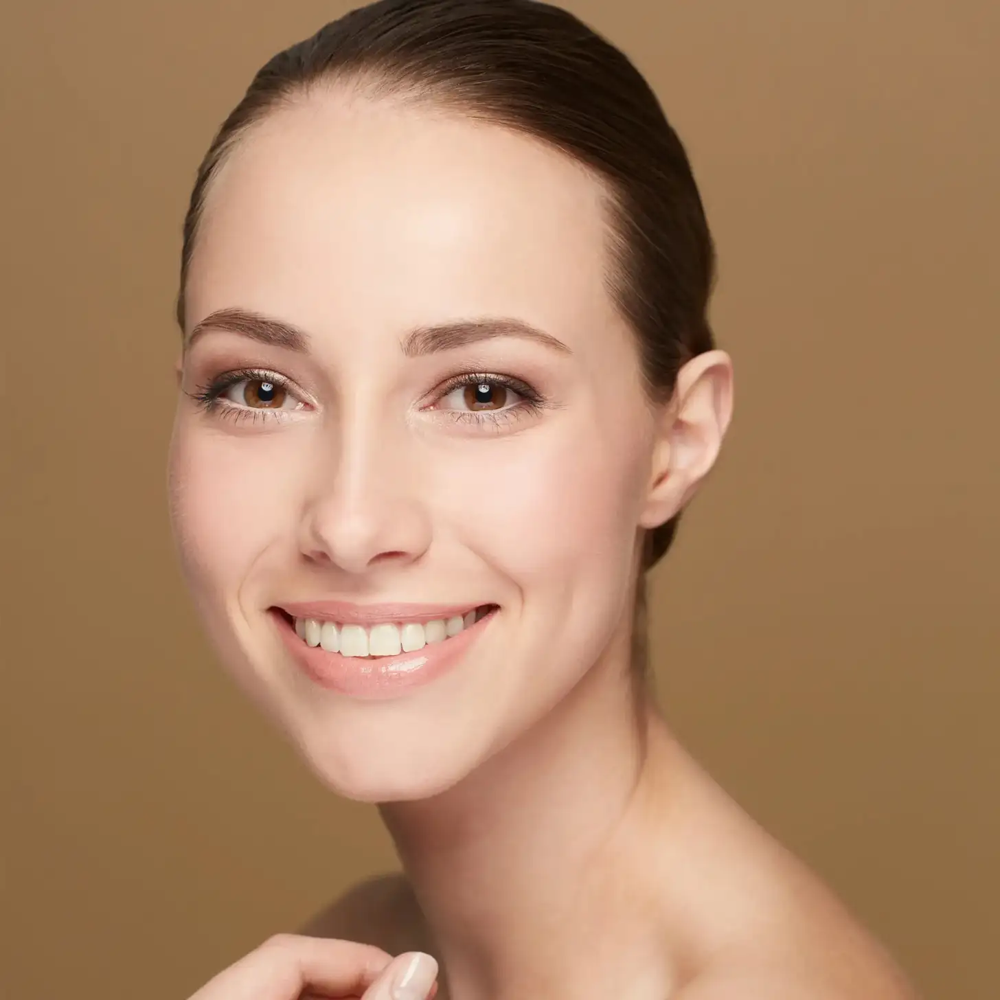 ¿Cómo se realiza el procedimiento de aumento de pómulos?