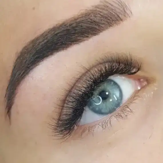 Después de Micropigmentación de cejas