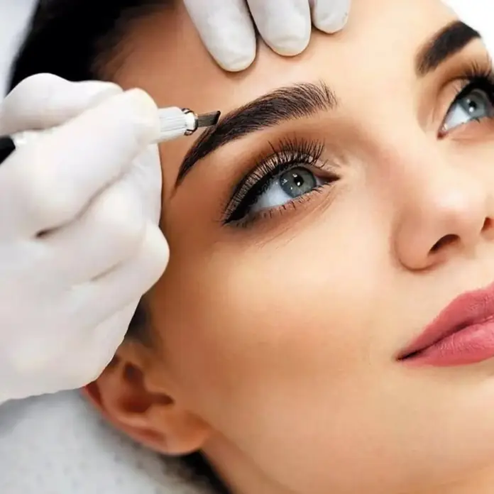 Microblading técnica pelo a pelo; luce unas cejas perfectas
