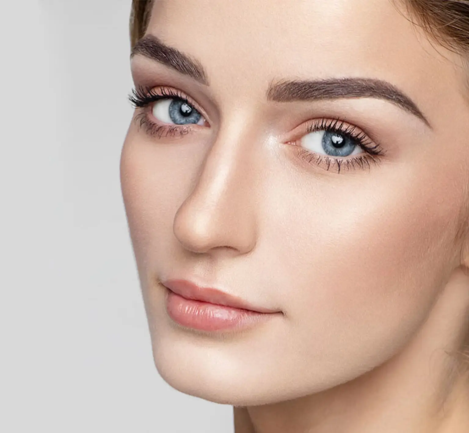 Injerto de cejas: Definidas y naturales