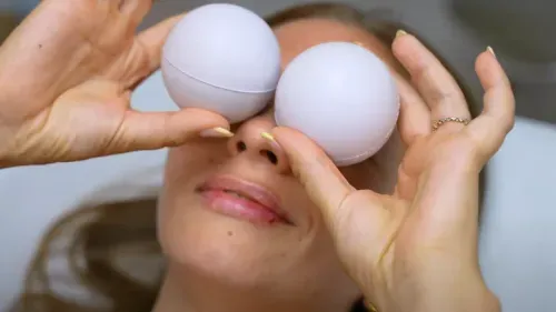 Mi primera vez con ácido hialurónico, Núria reacciona