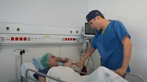 ¿Quién gana el pulso? Paloma Parra y el Dr. Elvira lo apuestan TODO en quirófano