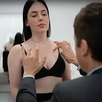 Andrea con su elevación mamaria