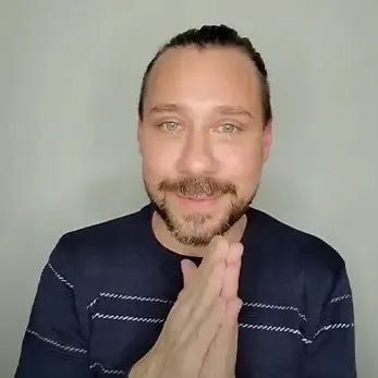 Gabriel con su cirugía de párpados